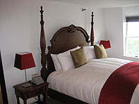 deluxe guestroom
